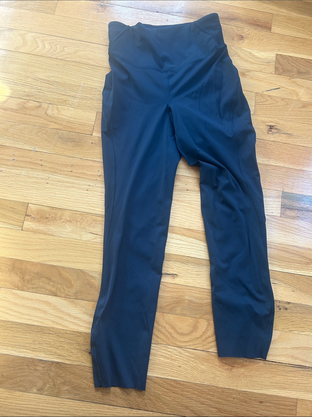 Lululemon crop/capri navy blue leggings